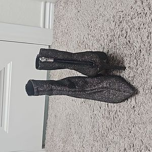 Jewel Badgley Mischka Booties